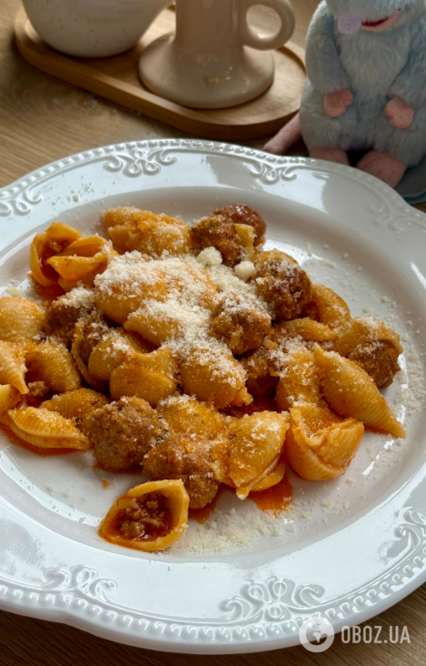 Не просто відварені макарони: як приготувати смачну пасту з фрикадельками на обід