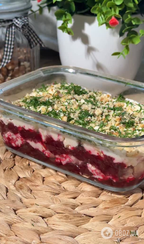 Лінивий салат з буряком та плавленим сиром: готується 15 хвилин