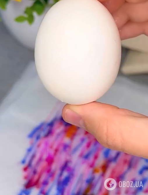 Як красиво пофарбувати великодні яйця за 2 хвилини: ділимося простою технологією