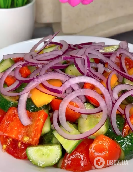 Греческий салат по-новому: делимся секретом вкусного блюда для пасхального стола