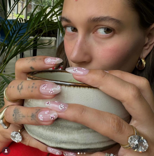 Настоящая весна на ногтях: как сделать модный маникюр Cherry Blossom