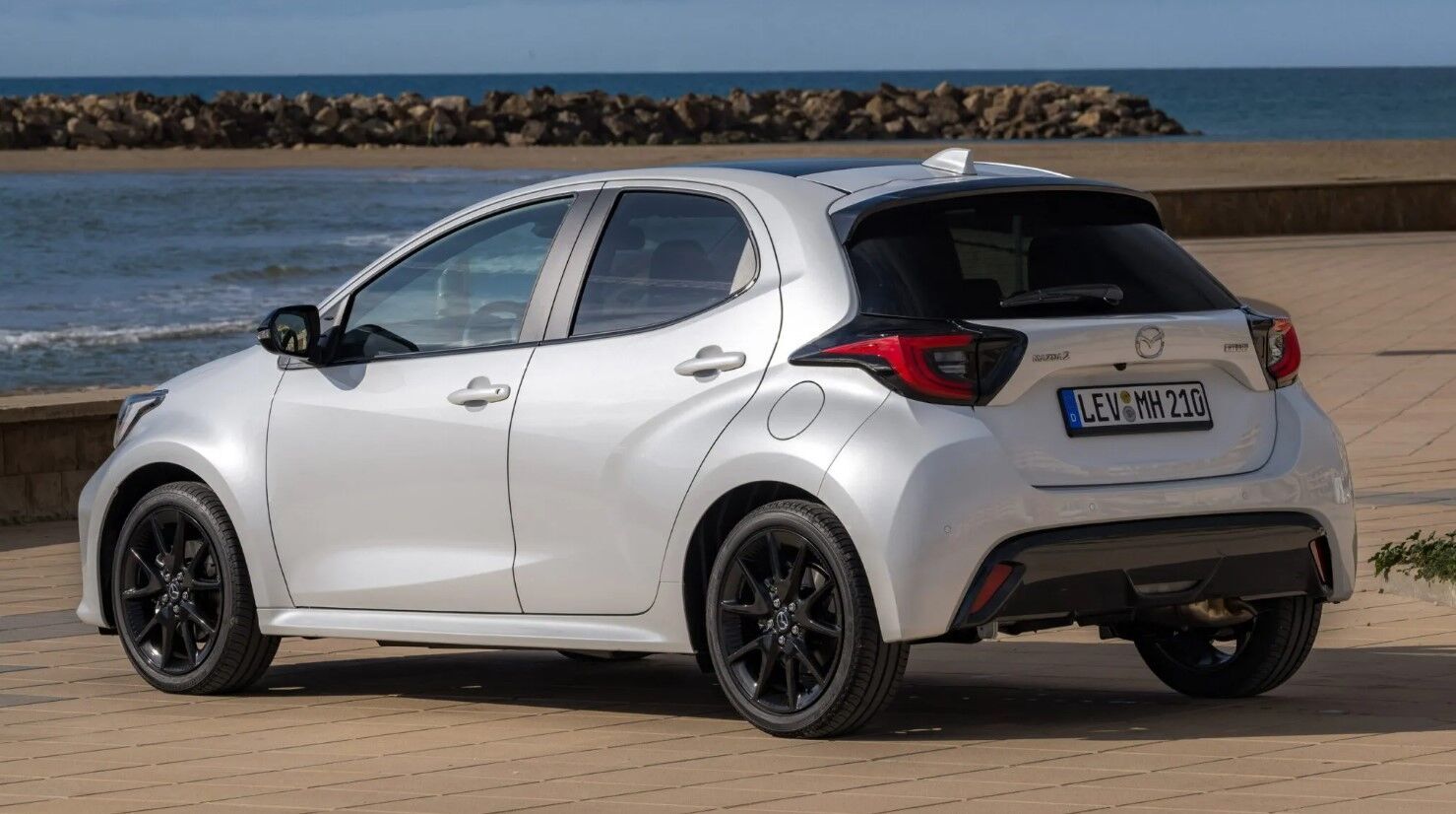 Mazda 2 Hybrid