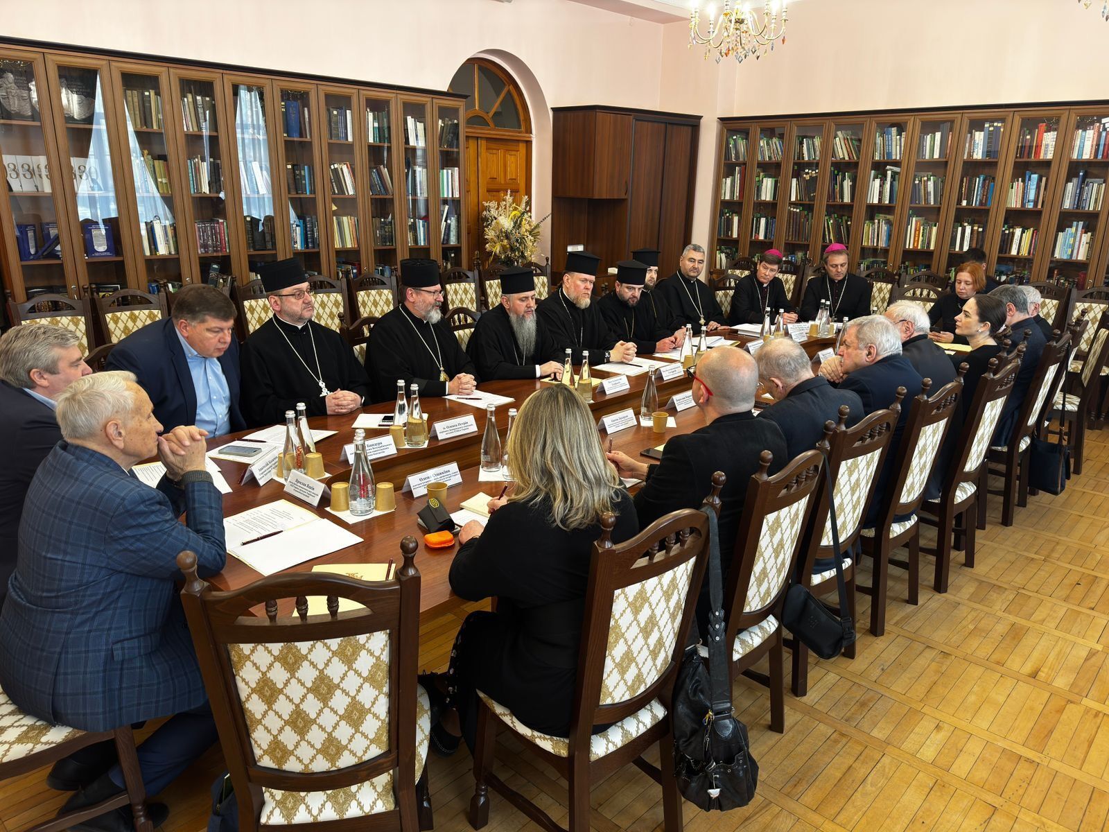 У Києві відбулась зустріч ініціативної групи "Першого грудня" з керівництвом християнських Церков України. Фото