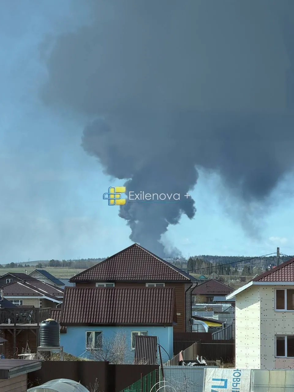 У російській Пермі прогриміли нові вибухи: піднявся стовп диму. Фото і відео