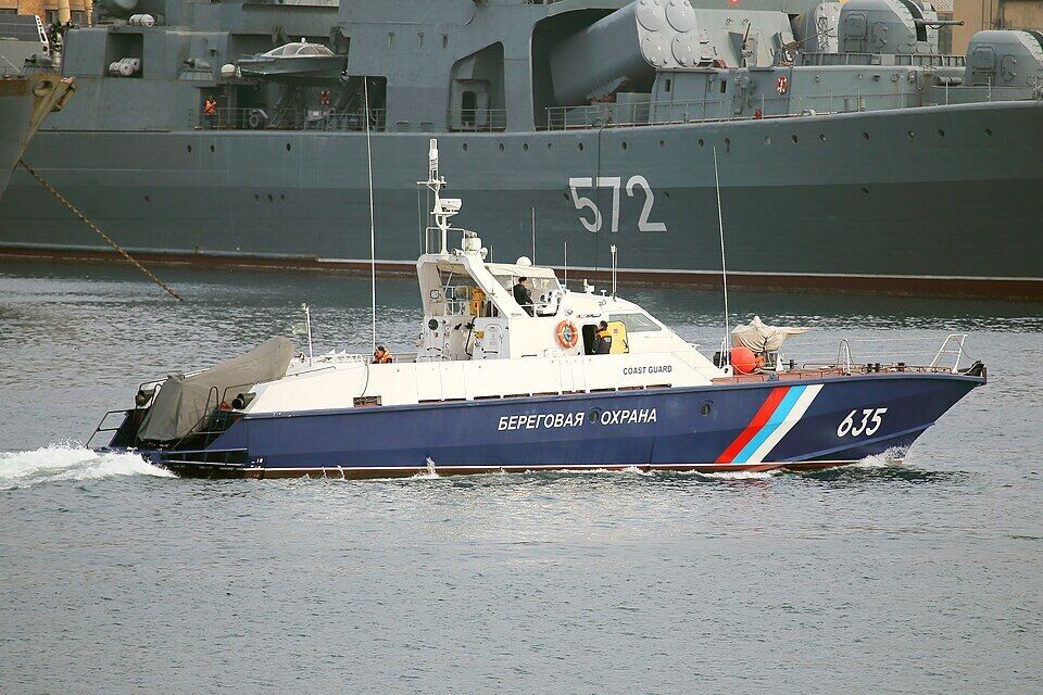 "Ключові одиниці": ВМС уразили російські катери, які охороняли Керченський міст. Відео