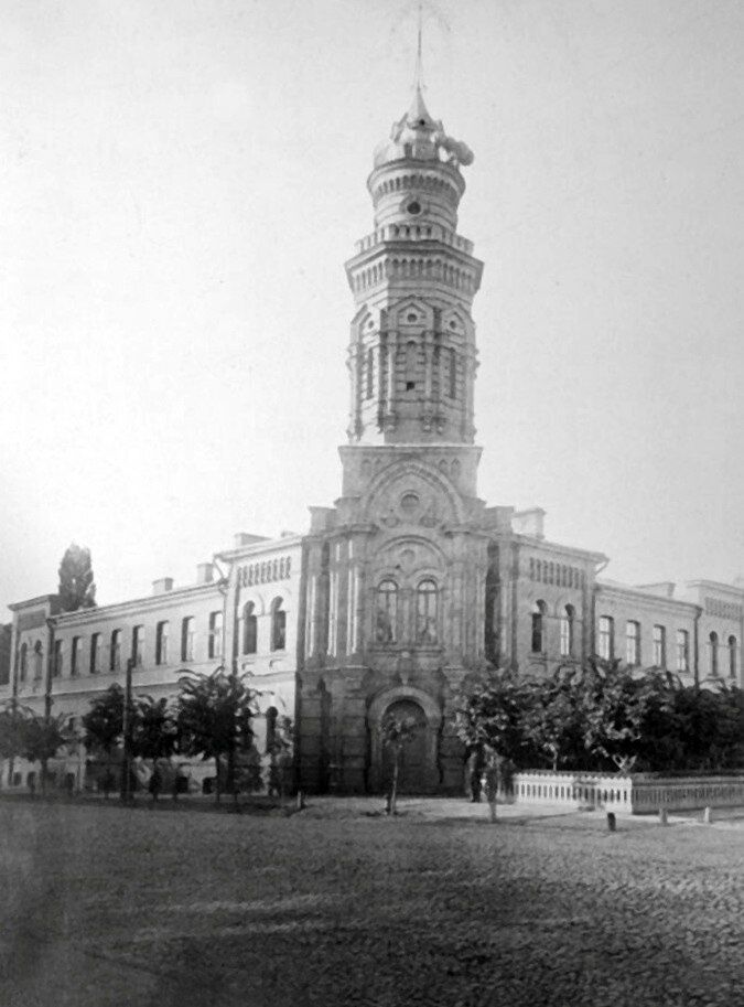 Найважливіша споруда Печерських Липок: як виглядала втрачена нині пожежна частина у центрі Києва. Архівні фото