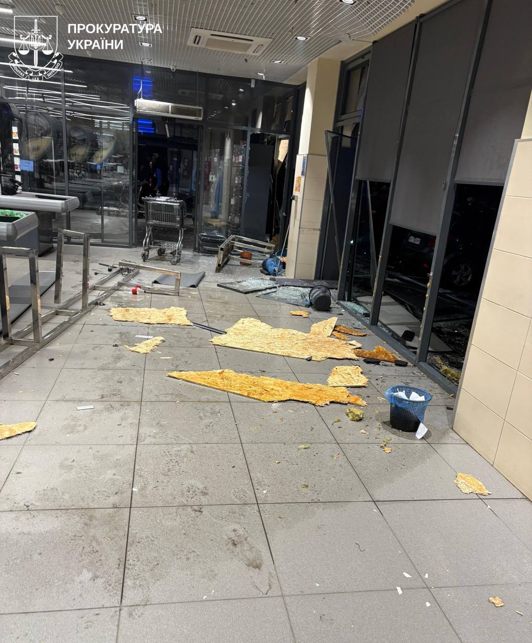 В Харькове взорвался автомобиль, пострадал прохожий: что известно