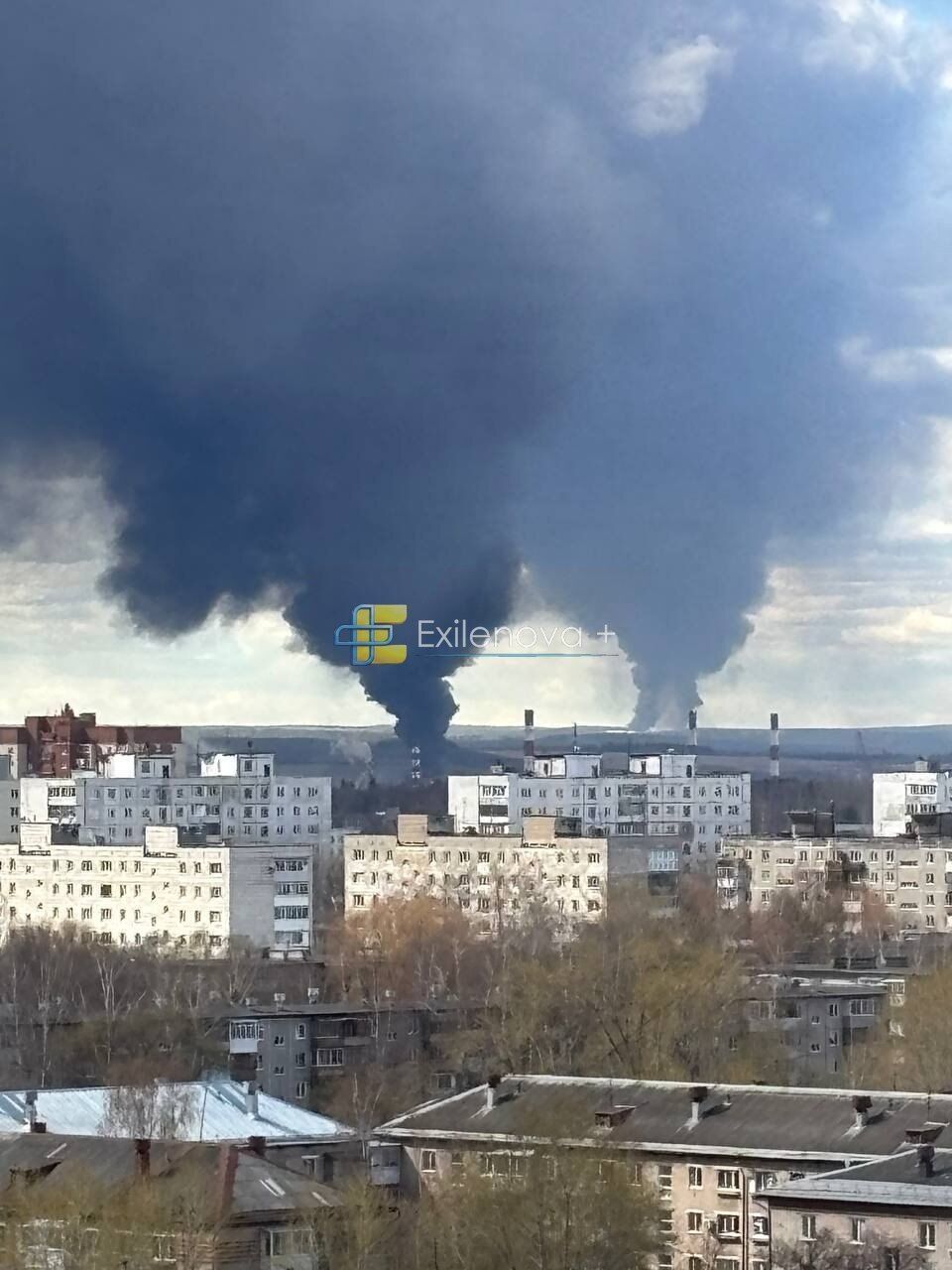 У російській Пермі прогриміли нові вибухи: піднявся стовп диму. Фото і відео
