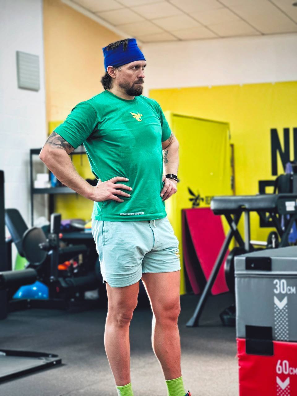 "Мене знов обдурили": Усик показав, що з ним сталося перед боєм із Верхувеном. Відео