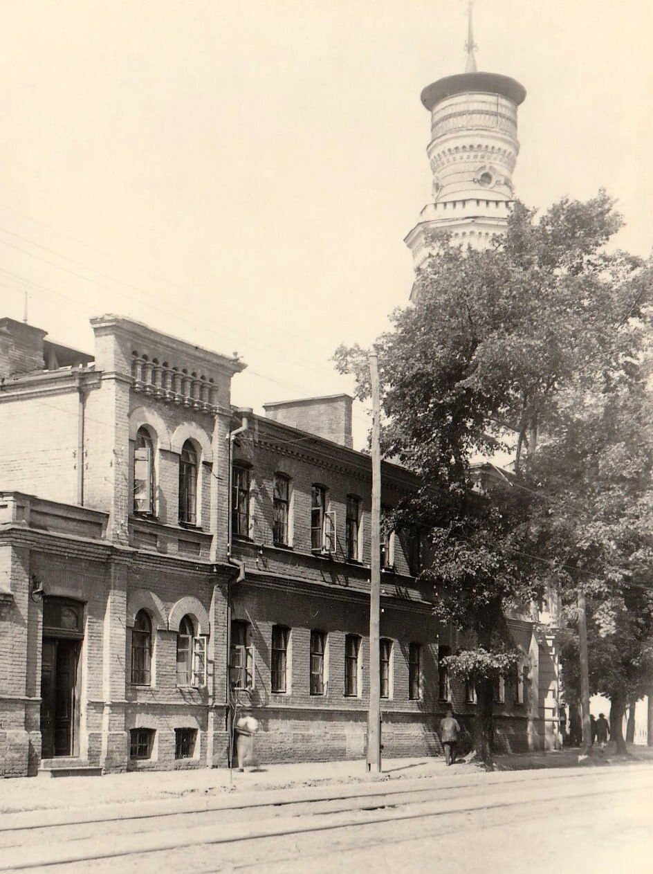 Найважливіша споруда Печерських Липок: як виглядала втрачена нині пожежна частина у центрі Києва. Архівні фото