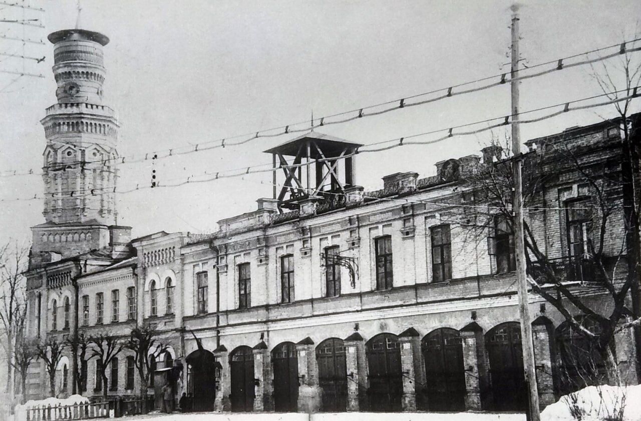 Найважливіша споруда Печерських Липок: як виглядала втрачена нині пожежна частина у центрі Києва. Архівні фото