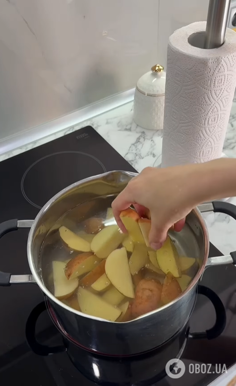 Часникова картопля у сирному соусі: готується елементарно