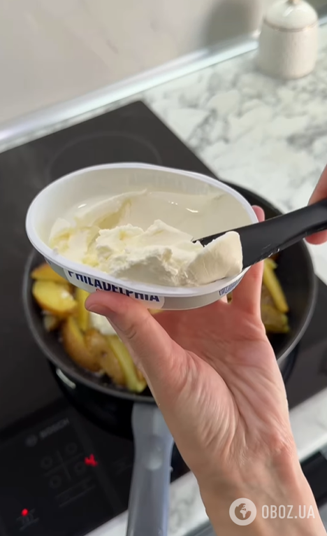 Часникова картопля у сирному соусі: готується елементарно