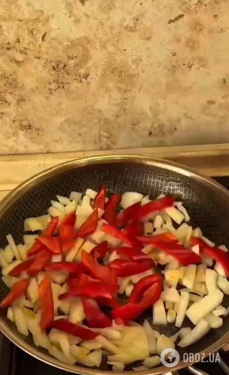 Быстрый обед из мяса и овощей: получится очень сытно