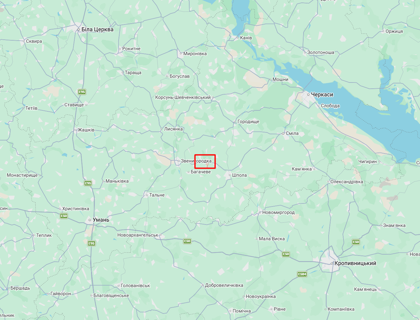 Весь асфальт красного цвета: в Черкасской области два автомобиля создали жуткое ДТП. Фото