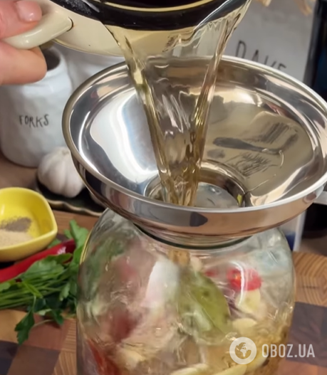 Як смачно замаринувати сало з часником та спеціями: можна їсти через три дні