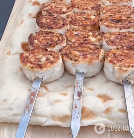 Вкуснее, чем мясной: хрустящий шашлык из лаваша с фаршем