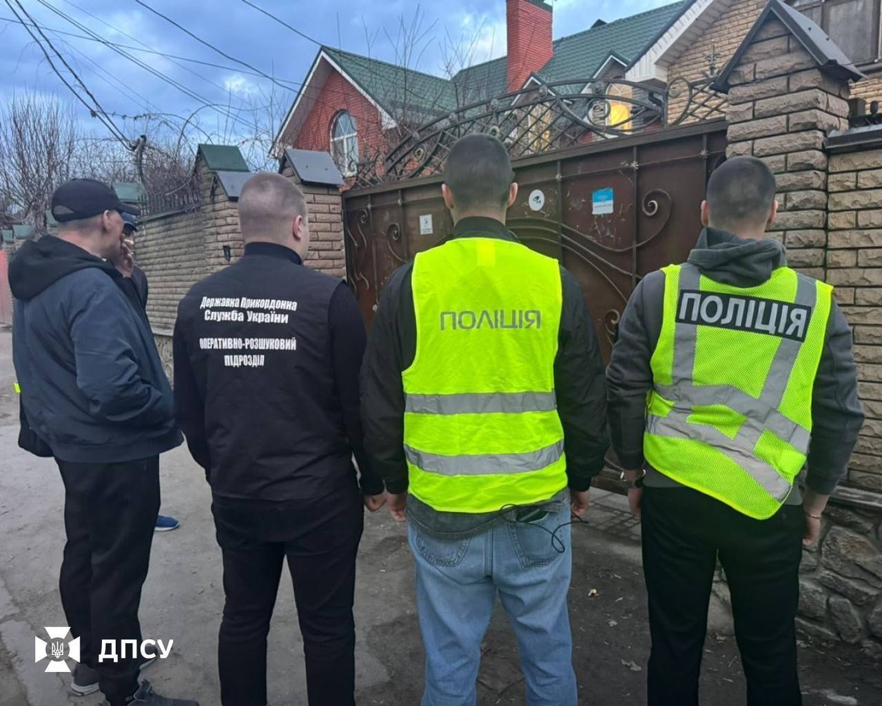 Стоимость – 6000 грн в час: украинку уличили в организации борделя и попытке втянуть в проституцию 16-летнюю сироту. Фото