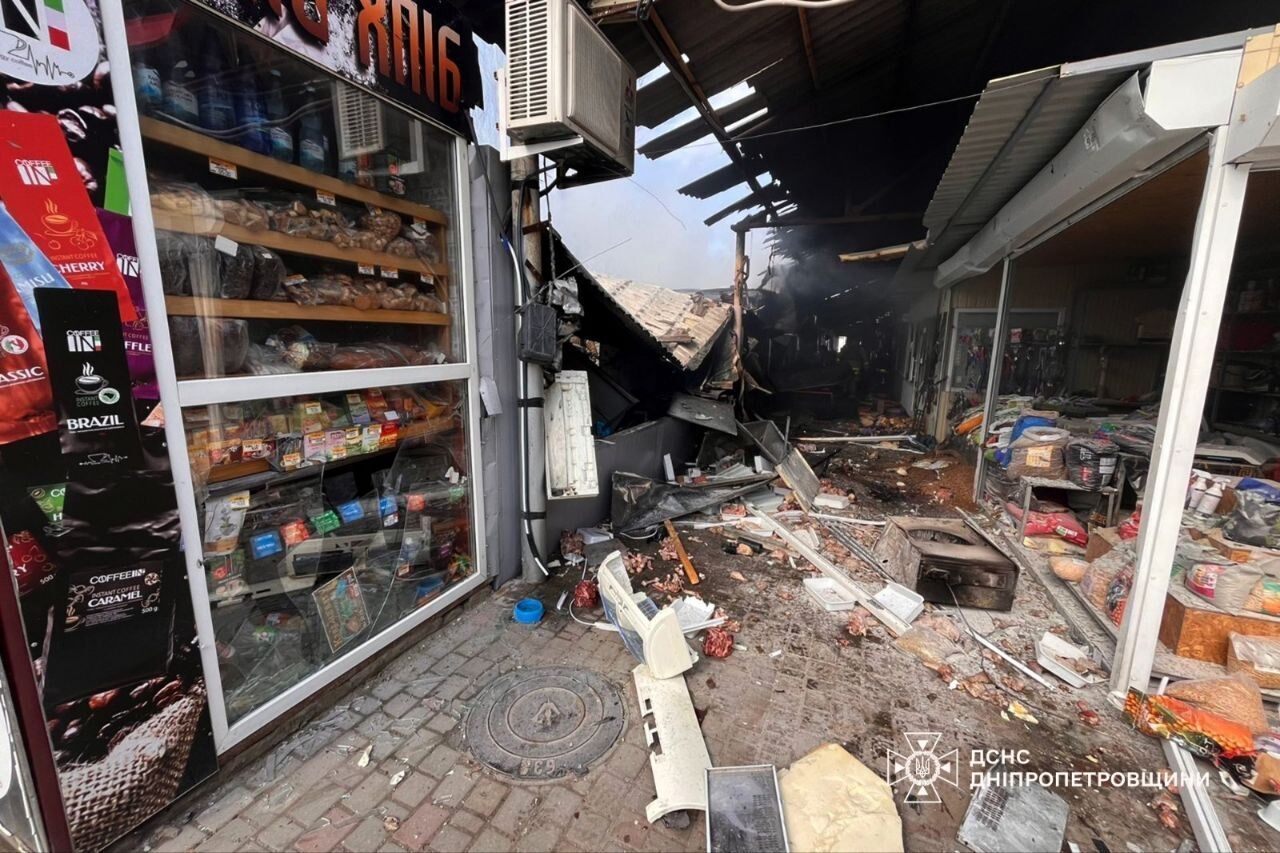 Рятувальники показали фото після смертельного удару окупантів по Нікополю, де загинули 5 людей