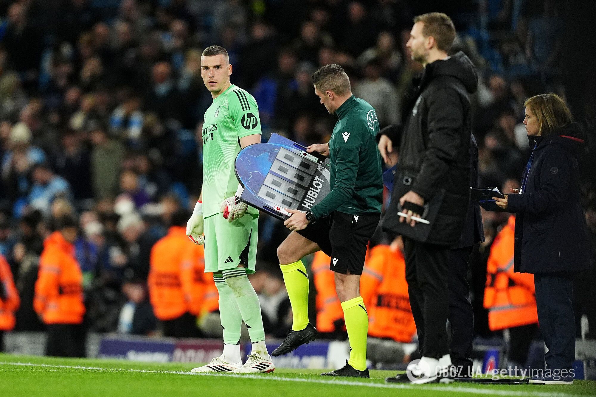 Впервые в истории! Украинский футболист с капитанской повязкой вывел мадридский "Реал" на матч чемпионата Испании. Видео