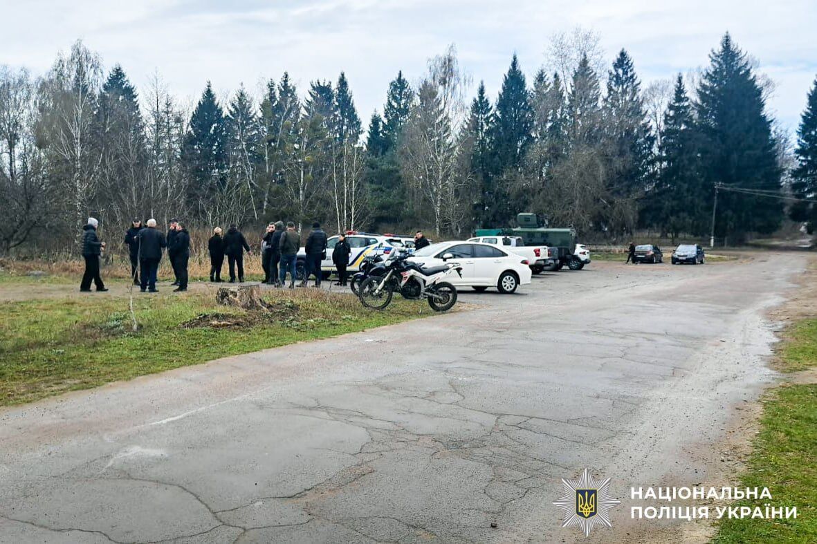 Почти сутки пролежал неподвижно: в Ровенской области спасли 10-летнего парня, который сорвался в карьер. Фото