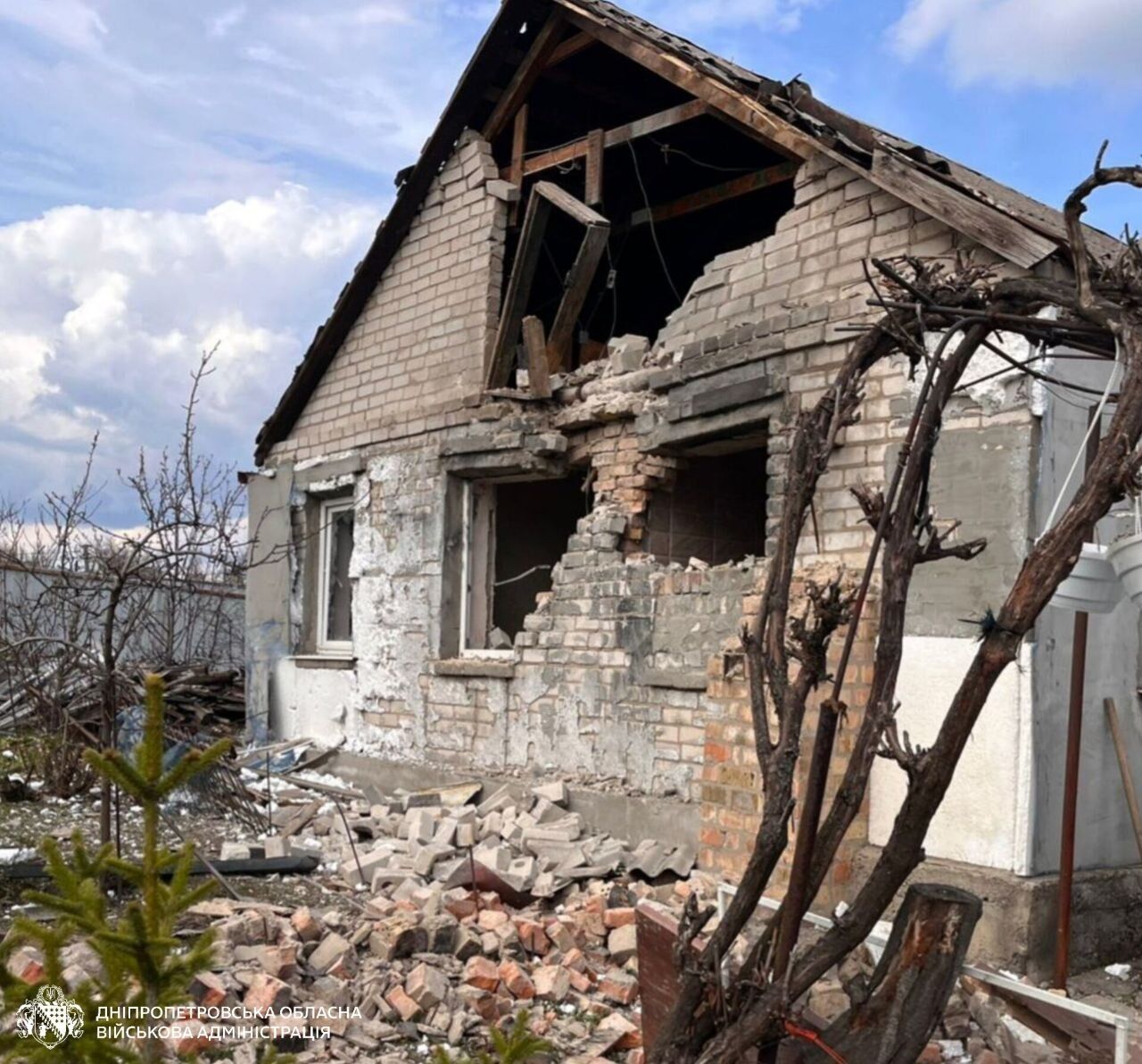 Оккупанты весь день били по Днепропетровщине: пятеро погибших, 27 раненых. Фото