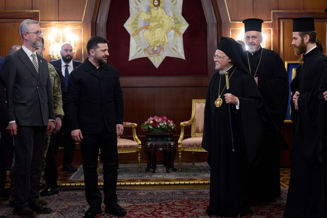 Молитвы за детей и развитие церкви: Зеленский рассказал, о чем говорил со Вселенским патриархом. Фото