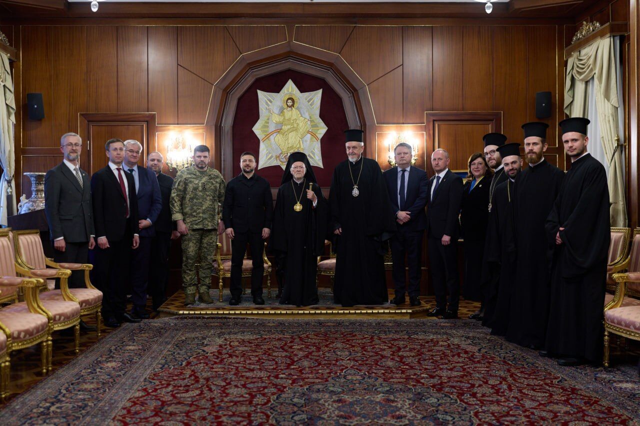 Молитвы за детей и развитие церкви: Зеленский рассказал, о чем говорил со Вселенским патриархом. Фото