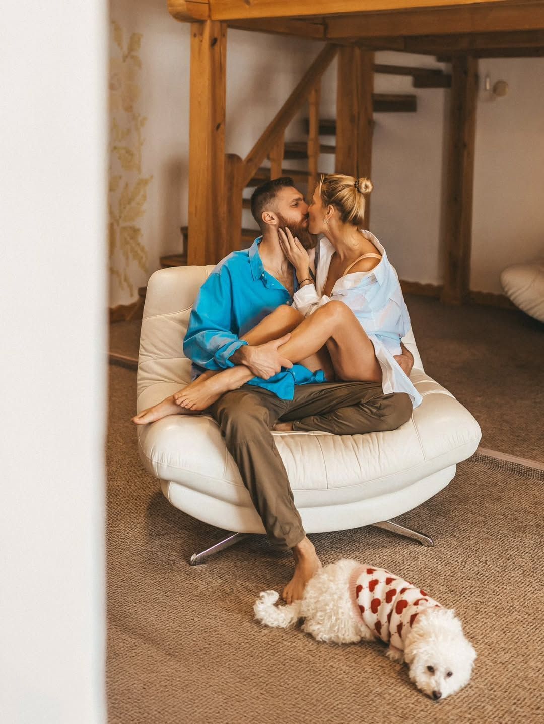 Павло Вишебаба освідчився новій коханій, із якою знайомий лише три місяці: поет-воїн показав відео зворушливого моменту