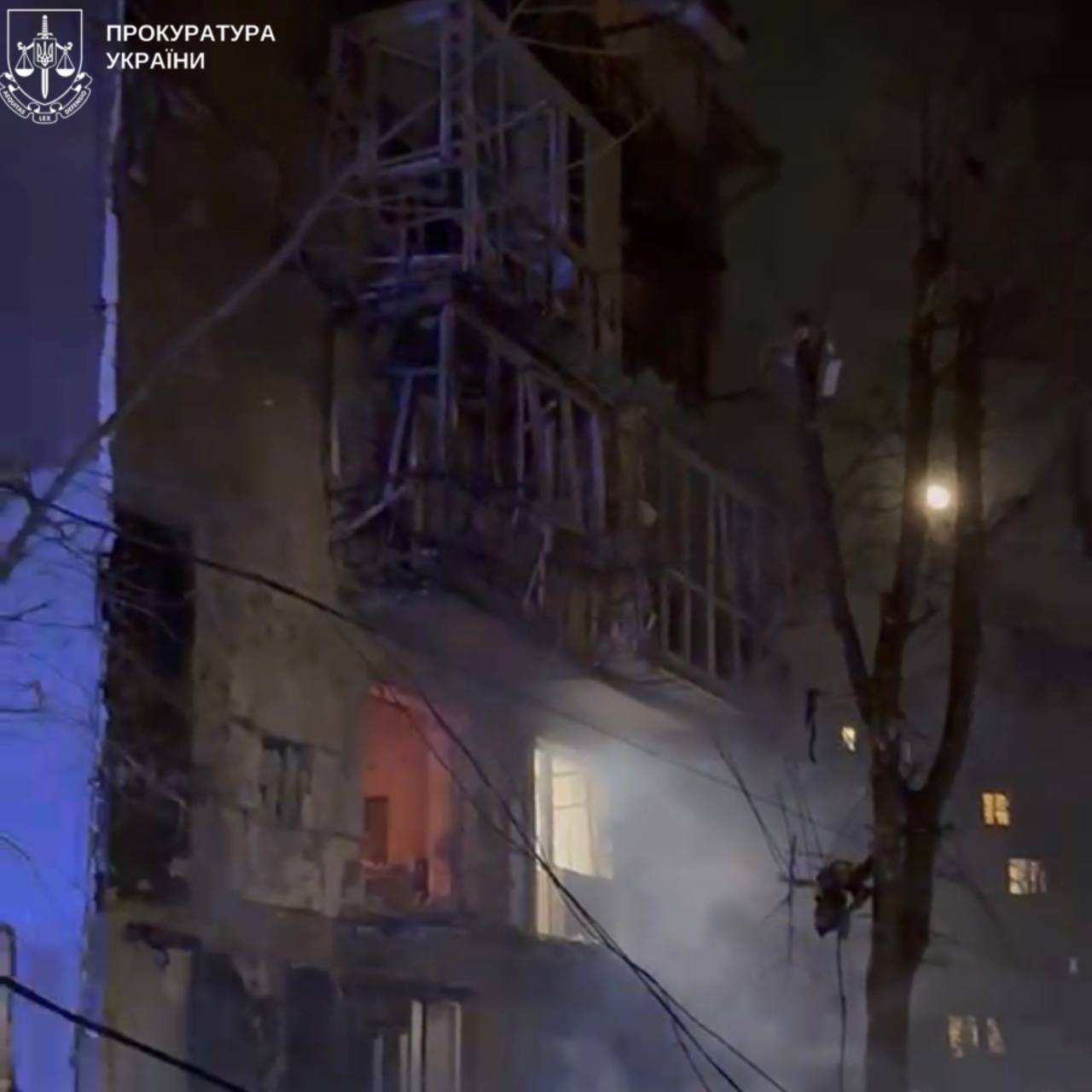 РФ атаковала Одессу в Вербное воскресенье: повреждена пятиэтажка, загорелись авто. Фото и видео