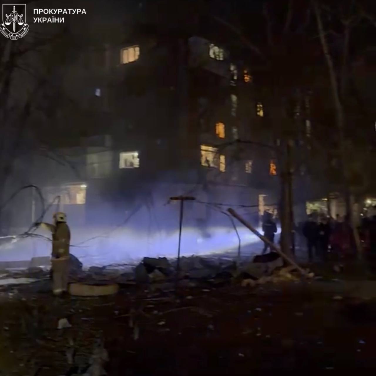 РФ атаковала Одессу в Вербное воскресенье: повреждена пятиэтажка, загорелись авто. Фото и видео