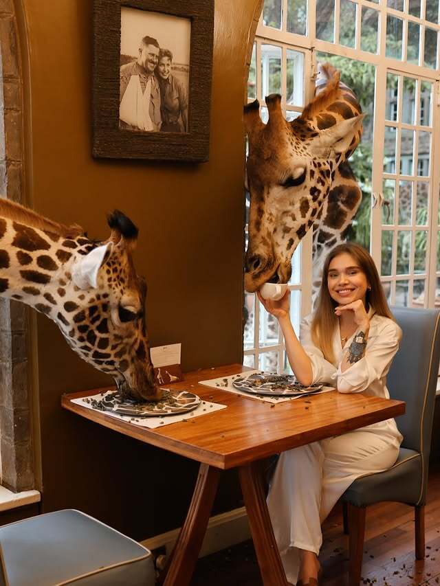 "Ровно €40000 с перелетом". Сашу Бо, которая повезла детей в Кению, заподозрили во лжи