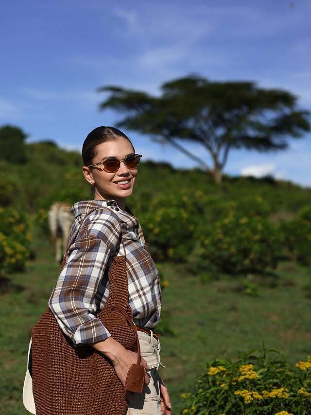 "Ровно €40000 с перелетом". Сашу Бо, которая повезла детей в Кению, заподозрили во лжи