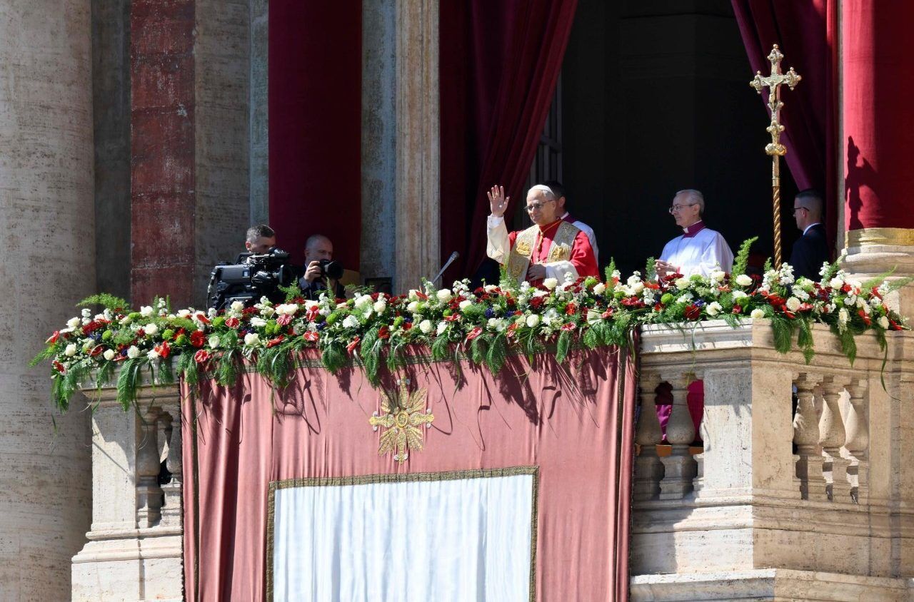 "Позволим Христу удивить нас": Папа Римский во время Пасхального послания призвал к миру