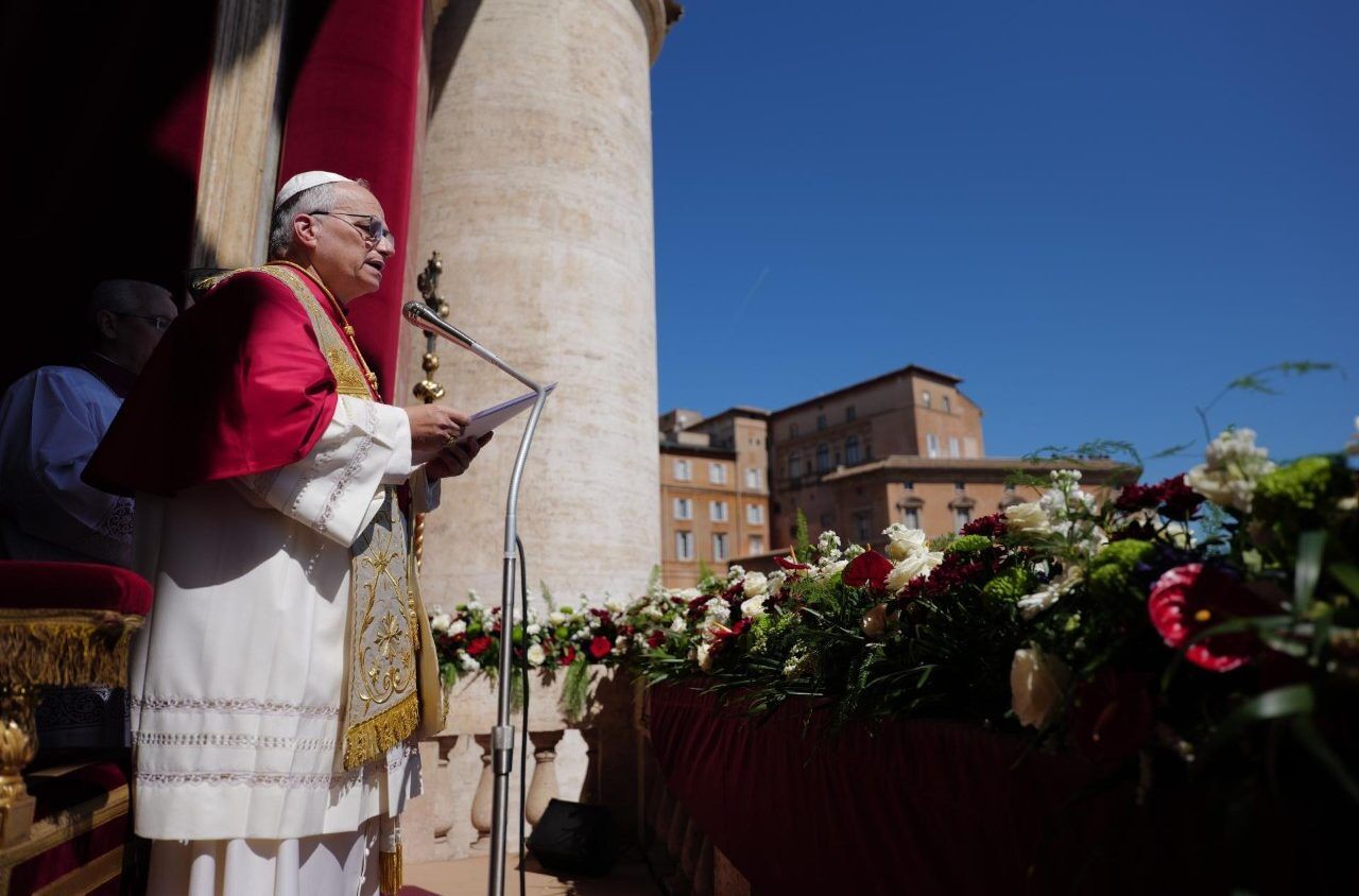 "Позволим Христу удивить нас": Папа Римский во время Пасхального послания призвал к миру