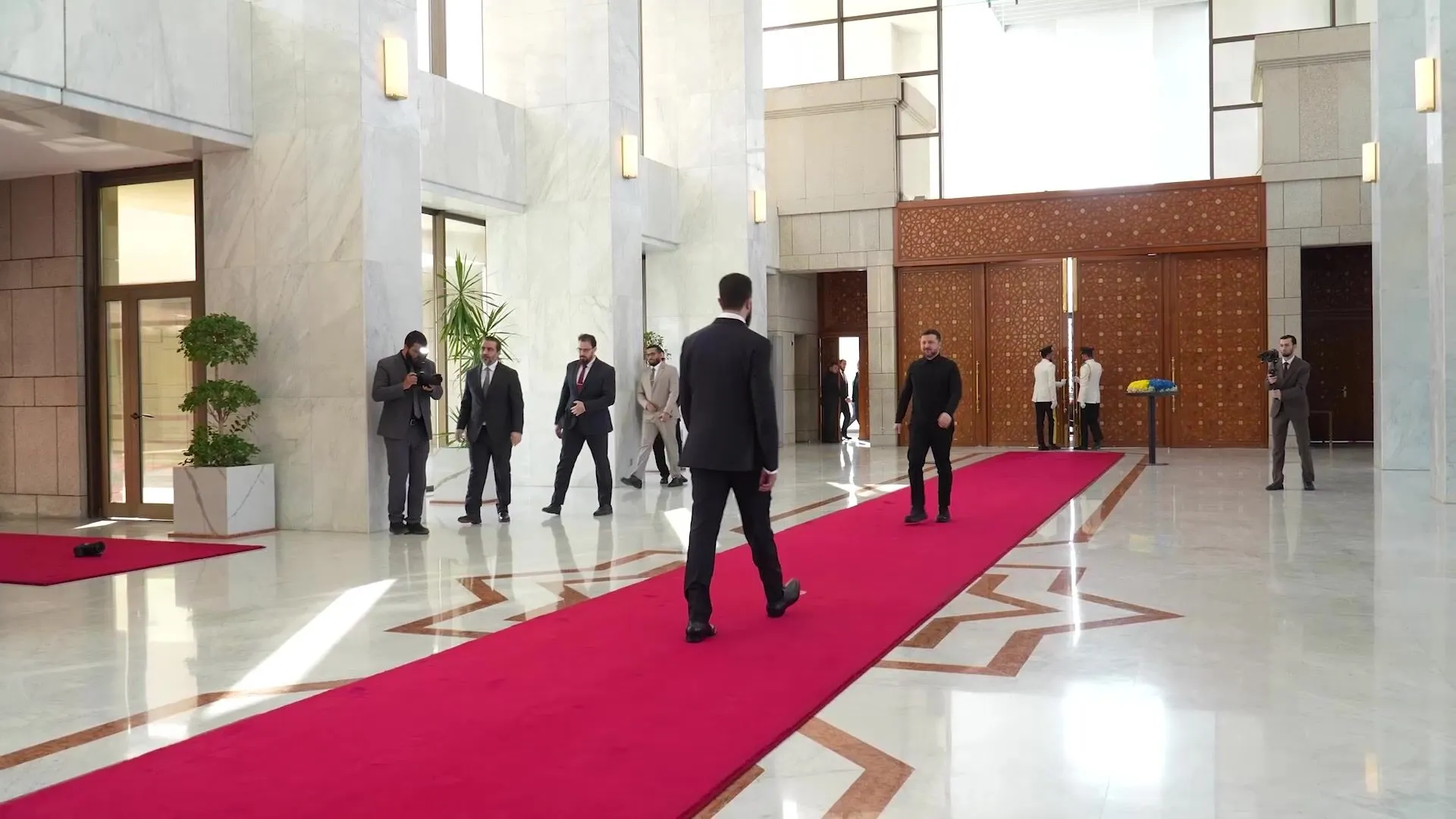 "Есть большой интерес к обмену опытом": Зеленский рассказал детали встречи с президентом Сирии. Фото, видео