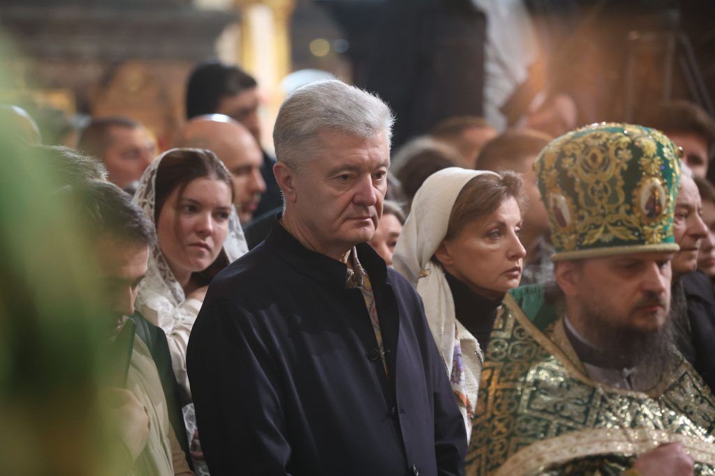 Ми молилися за наше військо і наш народ: Петро та Марина Порошенки у Вербну неділю взяли участь у Божественній літургії