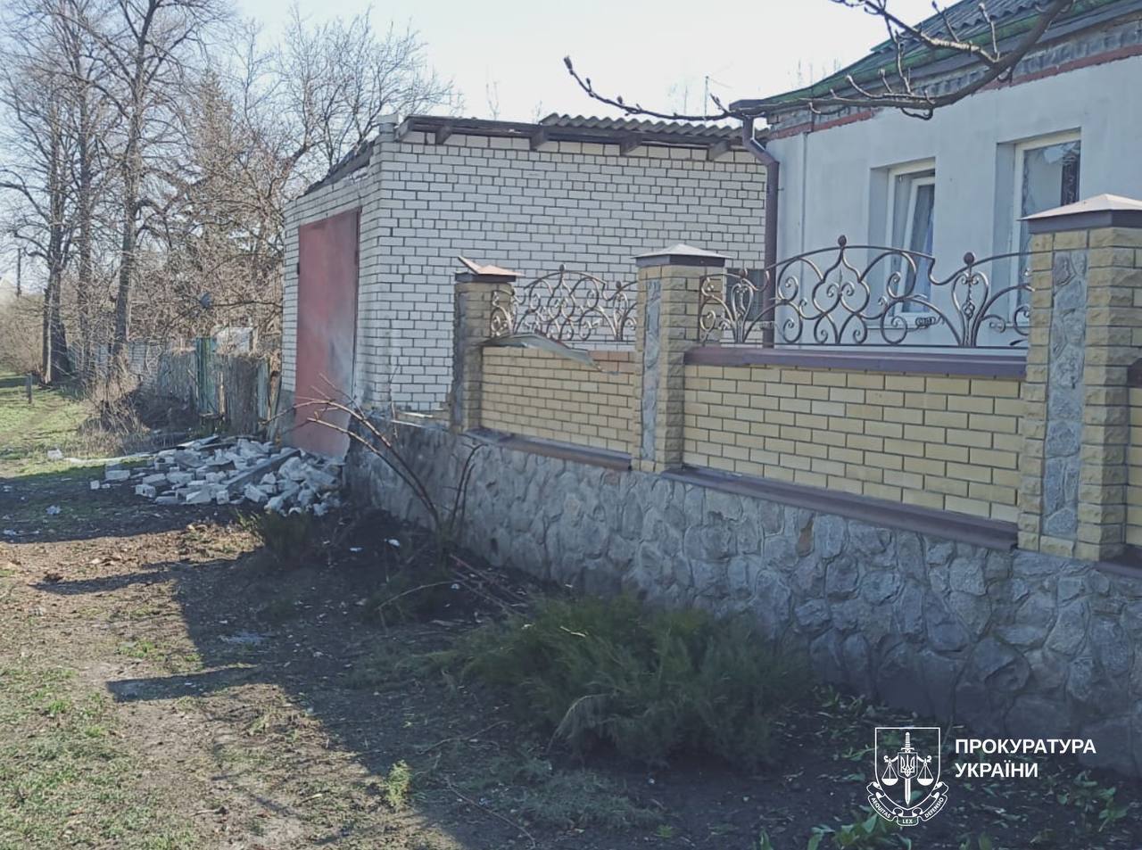 Ворог підступно бив по Харківщині: є постраждалі, пошкоджені будинки. Фото