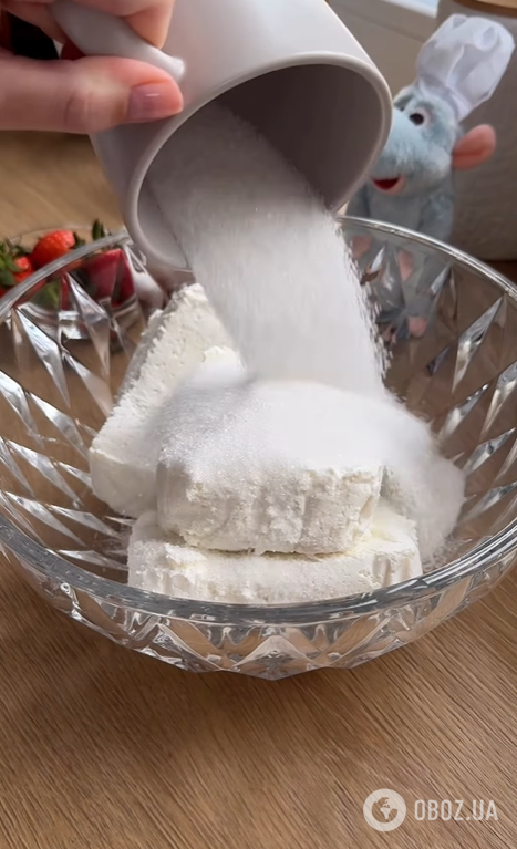 Домашняя творожная запеканка с ягодами: идеальная идея для завтрака или перекуса