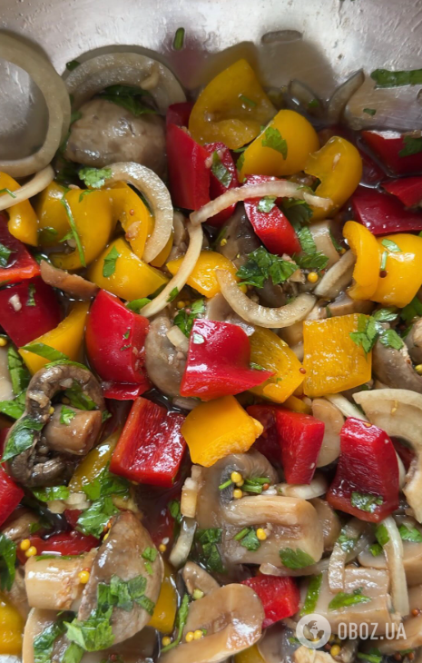 Как вкусно замариновать шампиньоны: рецепт с болгарским перцем и зеленью