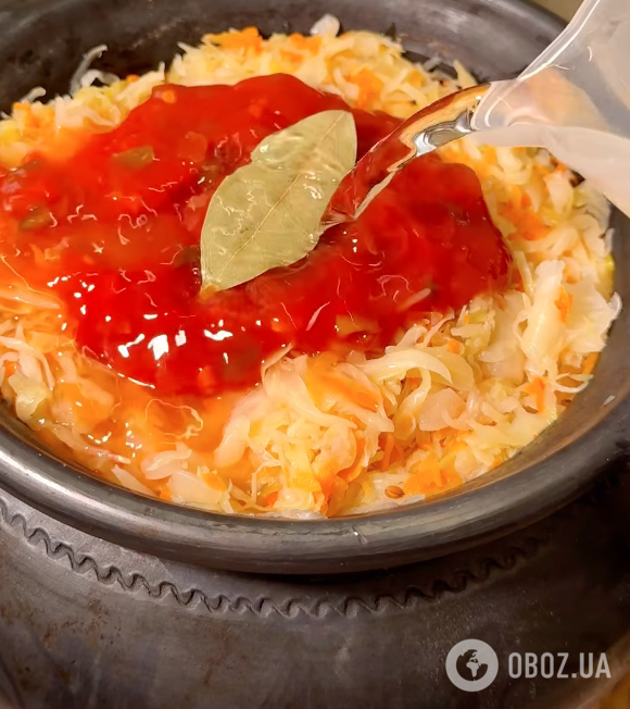 Тушкована капуста з м'ясом і грибами: ділимося рецептом ситної страви