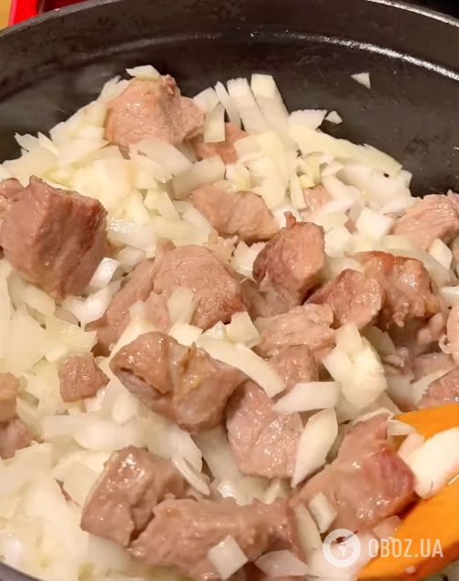 Тушкована картопля з м'ясом: ділимося легким рецептом ситної страви для обіду