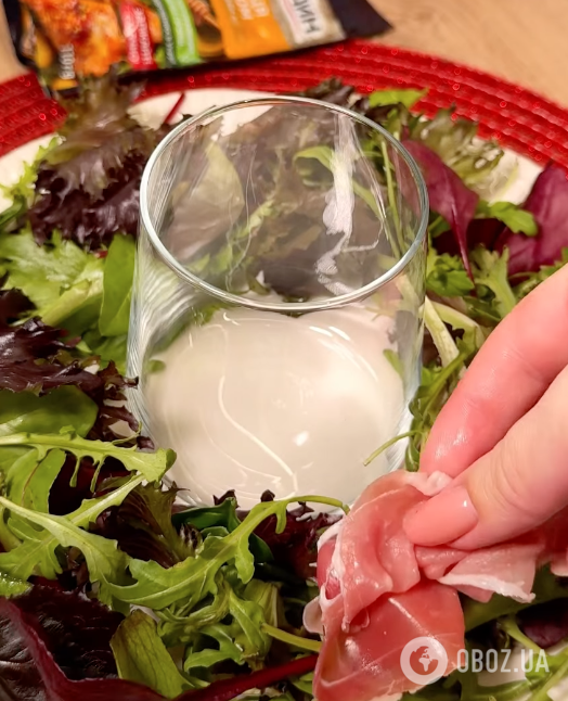 Праздничный салат "Веночек" для пасхального стола: делимся рецептом блюда за 2 минуты