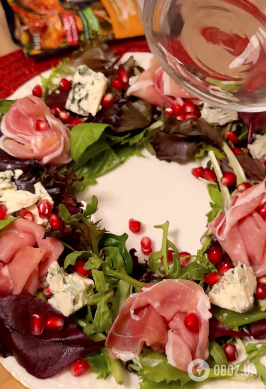 Праздничный салат "Веночек" для пасхального стола: делимся рецептом блюда за 2 минуты