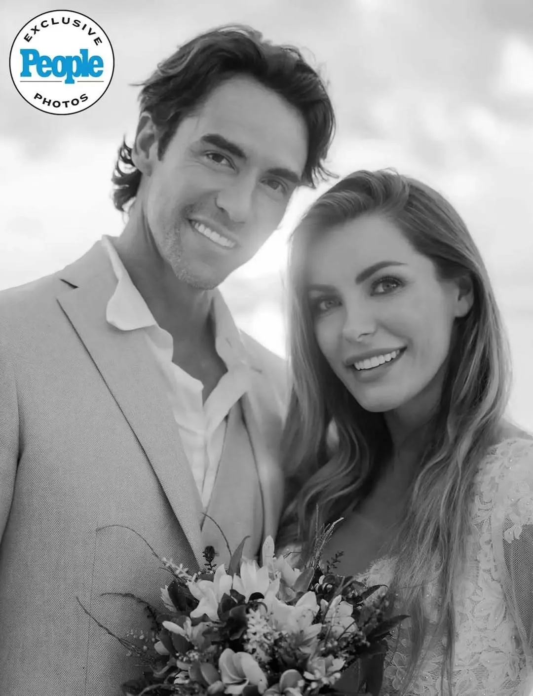 Вдова засновника Playboy вийшла заміж вдруге у сукні українського бренду: весілля відбулося за 8 тис. км від дому. Фото