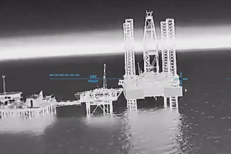 Сили безпілотних систем уразили фрегат "Адмірал Макаров" у порту Новоросійська і атакували бурову установку "Сиваш". Відео