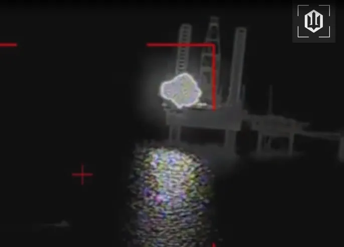 Сили безпілотних систем уразили фрегат "Адмірал Макаров" у порту Новоросійська і атакували бурову установку "Сиваш". Відео