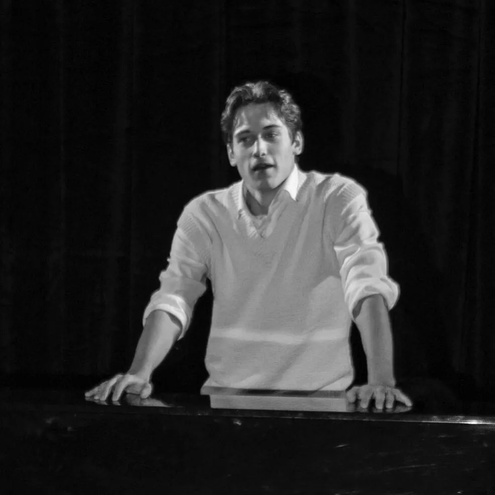 "Я брав ролі придурків". Молодий "секс-символ" українського театру зізнався, чому "ховає" красу та тікає від слави своєї акторської династії