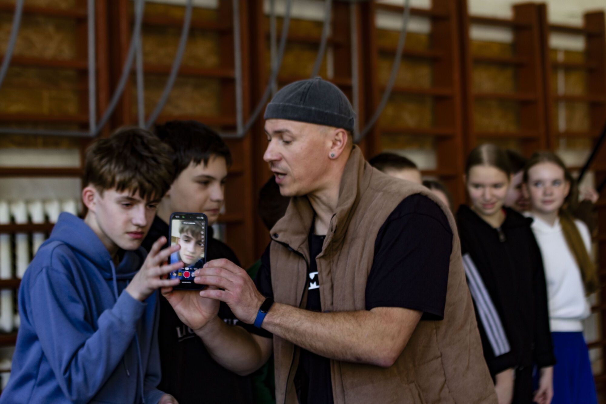 "Зараз діти – телефонні маніяки". Один із найкращих учителів фізкультури в Україні розкрив секрет успіху: школярі його обожнюють