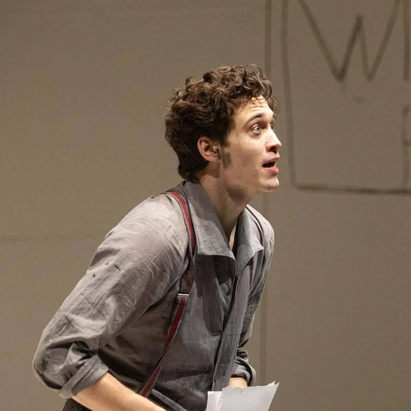 "Я брав ролі придурків". Молодий "секс-символ" українського театру зізнався, чому "ховає" красу та тікає від слави своєї акторської династії